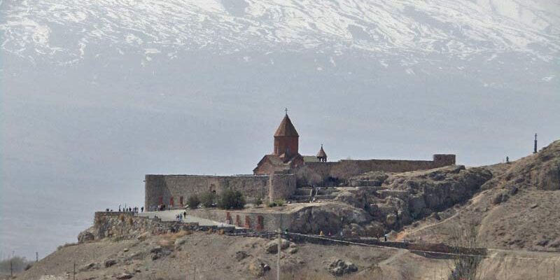 Хор Вирап и Арарат